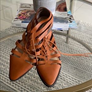 Forever 21 Lace Flats Size 8